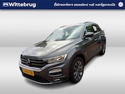 Volkswagen T-Roc - 1.0 TSI Style / PARKEER SENSOREN V+A/ CAMERA/ DIGITAL DASH/ 