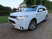 Mitsubishi Outlander - 2.0 PHEV Instyle+ Leer Schuif/Kanteldak Achteruitrijcamera S