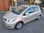 Toyota Yaris - 1.3 VVTi Executive 6 bak, NAP, Opendak, keyless, Navigatie,
