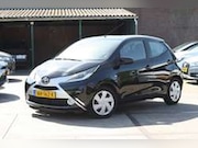 Toyota Aygo - 1.0 VVT-i X-Play / NAP / Airco / Camera / Automaat