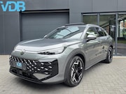 Volkswagen T-Roc - 1.5 eTsi R-Line NIEUW PANO SFEER WOLFGREY