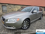 Volvo V70 - 3.0 T6 AWD Summum luxe uitvoering