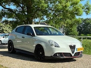 Alfa Romeo Giulietta - 1.4 T Distinctive | Cruise + Clima nu € 5.975,