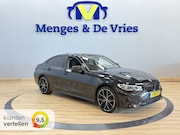 BMW 3-serie - 320i High Executive Airco ECC | Sfeer | Keyless | 19 Inch | 