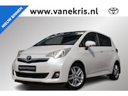 Toyota Verso S - 1.3 VVT-i Dynamic Panoramadak, Trekhaak, Parkeersensoren