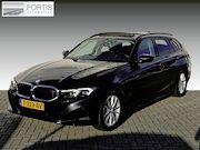 BMW 3-serie - Touring 318i NL-AUTO | PANODAK | PDC | Curved Display