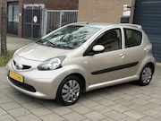 Toyota Aygo - 1.0-12V + Apk Airco Leder Elektrisch pakket