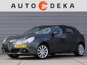 Alfa Romeo Giulietta - 1.4 T Distinctive Automaat *Leder*Navigatie*Stoelverw.