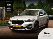 BMW X1 - xDrive20i | 4x4 | Carplay | HUD | Trekhk | Camera | 1e Eig. 