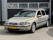 Volvo V70 - 2.4 T Comfort Line Automaat, Cruise, NAP