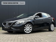 Volvo V40 - 1.5 T3 Momentum Stoelverwarming / Trekhaak / BT-Audio / 17"