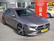Mercedes-Benz A-klasse - 180 Luxury Line / Sfeerverlichting / Carplay / Camera / Digi