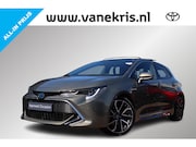 Toyota Corolla - 2.0 Hybrid Premium Trekhaak, schuif/kanteldak, volleder inte