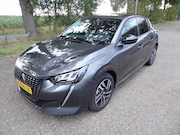 Peugeot 208 - 1.2 PureTech Allure Pack 5453km ! Stoelverw Carplay Camera R