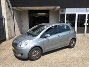 Toyota Yaris - 1.3 VVTi Sol / APK MAART 2027 / 5 DEURS / AIRCO / ELECTR RAM