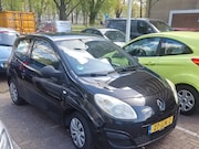 Renault Twingo - 1.2 Authentique Hele goed rijdende auto hij kan alleen niet