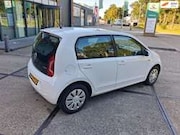 Volkswagen Up! - 1.0 high up! BlueMotion((( PANO/clima/navi )))