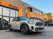 MINI Countryman - Cooper S E ALL4 MINI Yours Aut 220pk Rooftopgrey/Pano/Camera