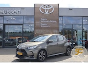 Toyota Yaris - 1.5 HYBRID DYNAMIC LED LMV-16" APPLE/ANDROID KEYLESS NAVI AL