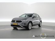 Volkswagen T-Roc - 1.5 TSI 150pk DSG | Rijklaar! | Adapt. Cruise | Trekhaak | A
