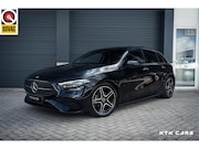 Mercedes-Benz A-klasse - 180 AMG Line Pano|Sfeer|KeylesGO|Camera|Burnmester|Multibeam