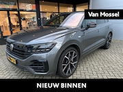 Volkswagen Touareg - 3.0 TSi 4MOTION R | Trekhaak | Luchtvering | Leder | ABT mot
