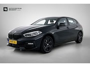 BMW 1-serie - 118i Business Edition (NAVIGATIE, CARPLAY, PDC, LED, DEALER