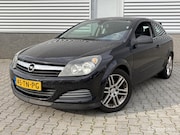 Opel Astra - 1.8 Cosmo carplay