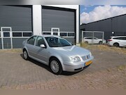 Volkswagen Bora - 1.6 Trendline AUTOMAAT