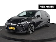 MG MG4 Electric - Long Range Luxury 64 kWh | Carplay | Navi | Led Koplampen | 