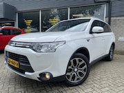Mitsubishi Outlander - 2.0 PHEV Executive Edition XLine Camera/Trekhaak/Rocksford a
