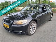 BMW 3-serie - Touring 318i Business Line ZO INGERUILD ZO WEG PRIJSJE