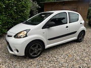 Toyota Aygo - RIJKAAR/APK/HISTORY/BEURT/NAP/AIRCO/5drs//DIREKT MEE
