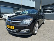 Opel Astra - GTC 1.6 met werkende airco, trekhaak en