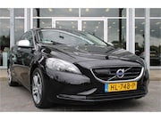 Volvo V40 - T2 123PK Automaat Momentum | Org. NL | Styling Kit | Adapt.