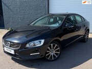 Volvo S60 - 2.0 T3 Momentum BLIS/STOEL/STUURVERWARMING/KEYLES