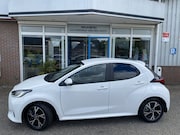 Toyota Yaris - 1.5 Hybrid 115 Business Plus / Keyless / Stoelverwarming / C