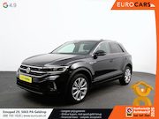Volkswagen T-Roc - 1.5 TSI 150pk Automaat R-Line Edition Navigatie Apple Carpla