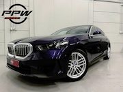 BMW 5-serie - 530e Edition PANO/HEAD-UP/ACC/H&K/LEER-SPORT/CURVED-DISPLAY/