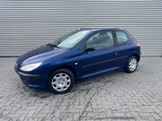 Peugeot 206 - 1.4 XR bouwjaar 2000 ( nw apk )