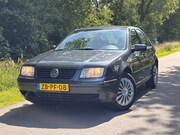 Volkswagen Bora - 1.6 Trendline