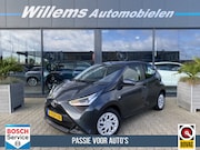 Toyota Aygo - 1.0 VVT-i x-play App Connect, Airco & Camera