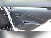 Toyota Yaris - 1.5 Hybrid Y20 Exclusive Edition Deze Toyota Yaris Y20 is in