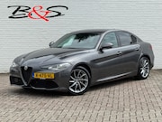 Alfa Romeo Giulia - 2.0T Sprint Leder elektrisch+verwarmd Stuurverw Camera Carpl