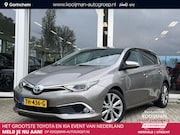 Toyota Auris - 1.8 Hybrid Executive | Parkeersensoren | Trekhaak | Stoelver