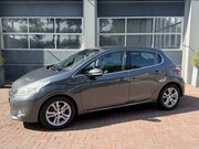 Peugeot 208 - 1.2 VTi Allure km 112.000 Bj 2014 Navi, 16Inch, Clima, Cv De