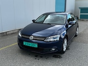 Volkswagen Jetta - 1.2 TSI Comfortline | NW APK | Airco |Trekhaak |Dealer Onder