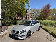 Mercedes-Benz B-klasse - 180 AMG Line | 49.000KM !! | Trekhaak | Led | Navi | Leder |
