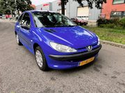 Peugeot 206 - 1.1 X-Design rijdt schakelt goed