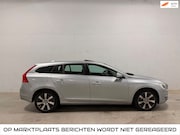 Volvo V60 - 2.4 D6 AWD Plug-In Hybr. Pano Leer Camera Navi